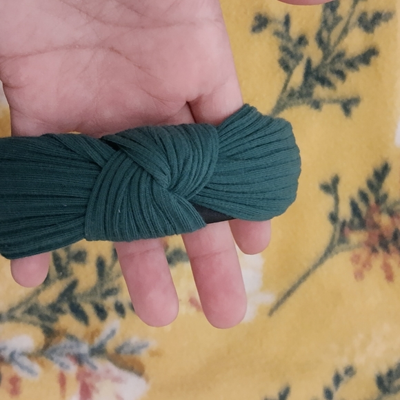 Green color headband for women - Picture 2 of 3